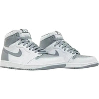 Jordan 1 Retro High OG "Stealth"